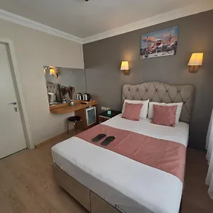 https://taksm-lfe-house.istanbul-turkeyhotels.com